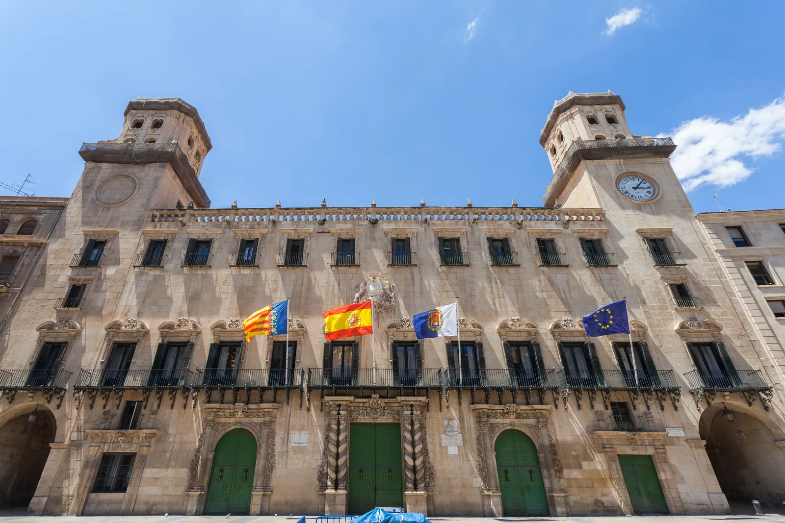 Ratusz (ayuntamiento) w Alicante — tu załatwisz empadronamiento