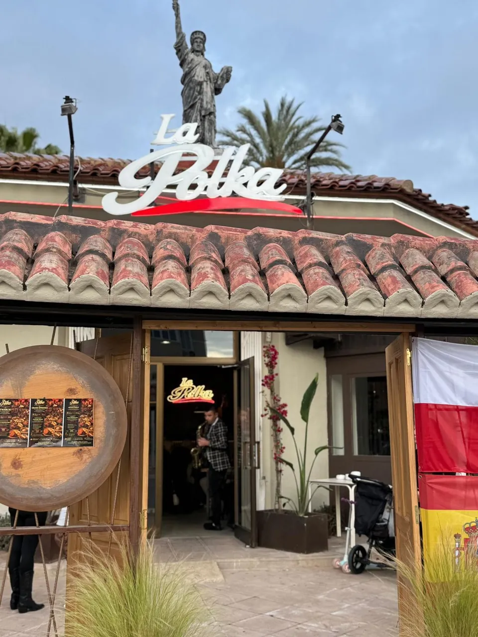 Wejście do restauracji La Polka w La Cala de Finestrat