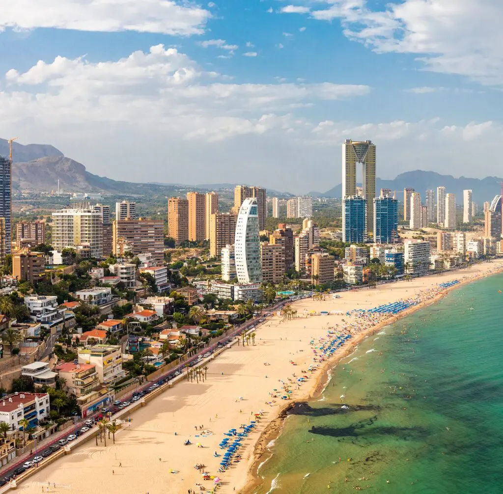 Nieruchomości na sprzedaż w Benidorm, Costa Blanca — widok z lotu ptaka