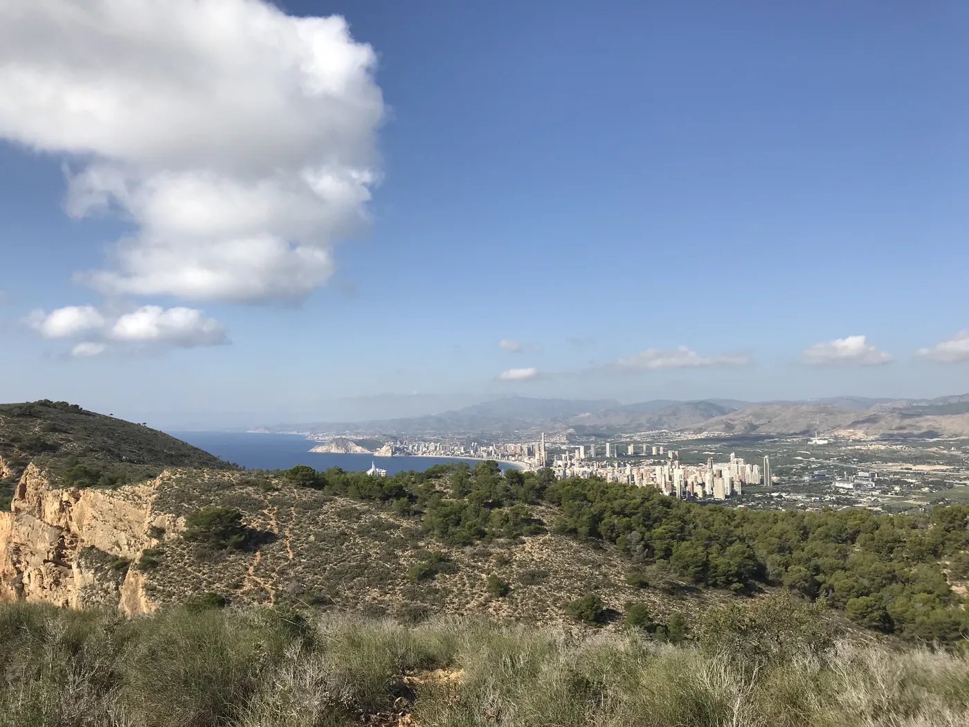Klify Parku Naturalnego Sierra Gelada nad Benidorm