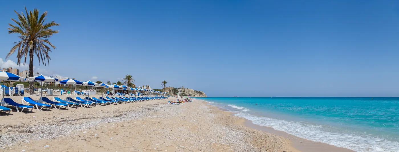 Panorama plaży Paraíso w Villajoyosie